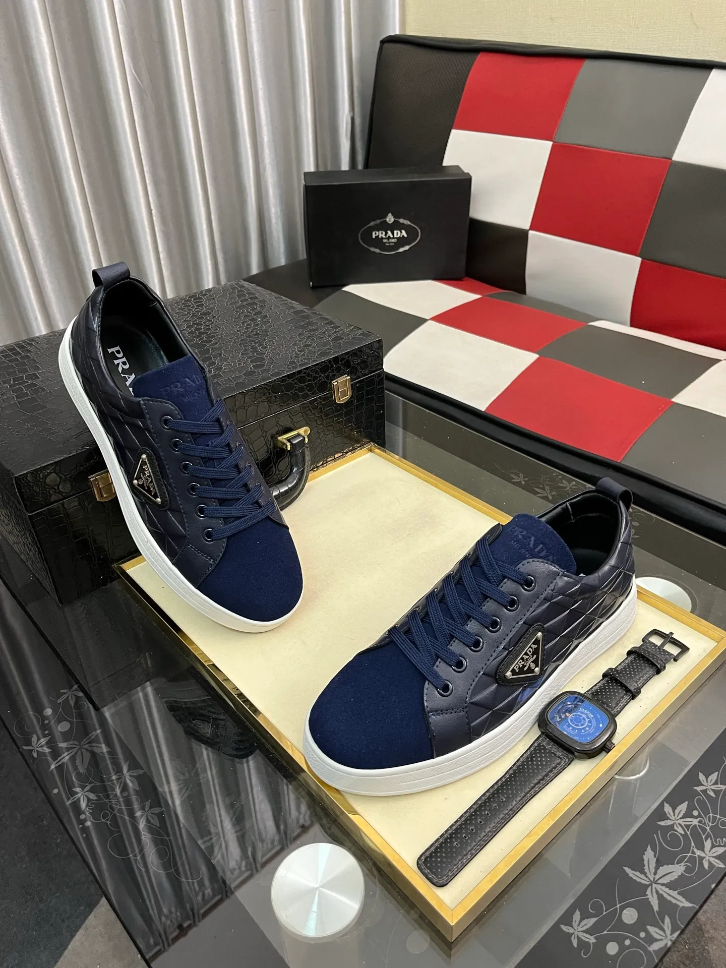 Men's shoes 💰440⌚️⌚️Prada•PRADA original quality.~ Unique modern style sneakers. 🏃A must-have casual shoe for trendy men😍😍 Original brand imported from Italy, imported original leather, sheep lining (refuses to discolor and grind feet) Sole: Original sole provided by the original factory, French lazy style design ⚠️Fit to the feet, original quality, super comfortable original sole. Code number: 38-444️⃣Colors available